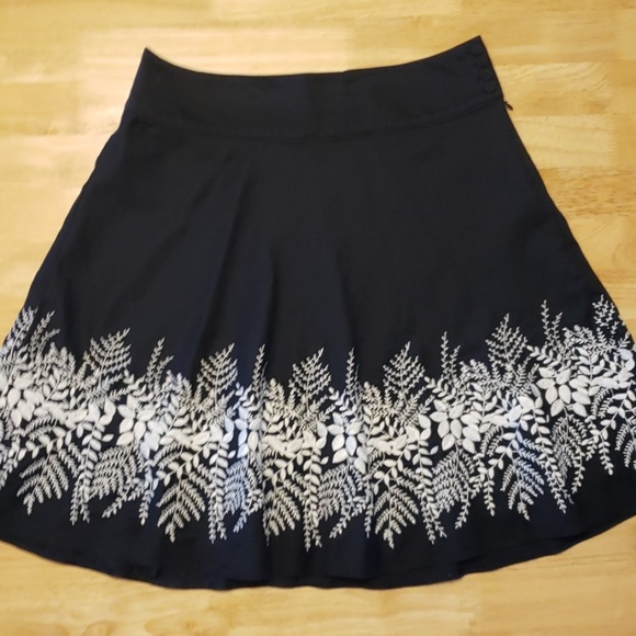 Ann Taylor Dresses & Skirts - Ann Taylor Embroidered Skirt